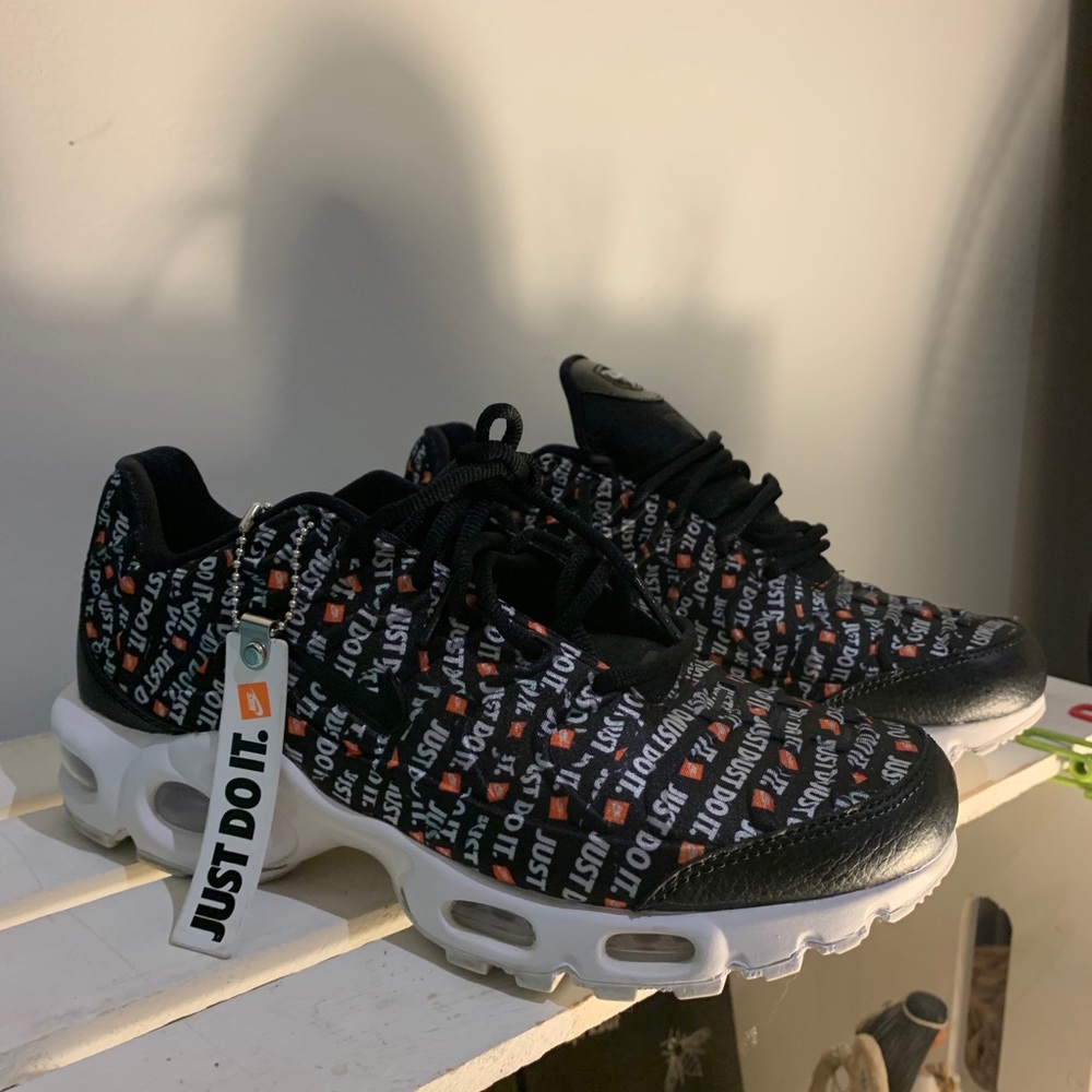 Nike Women's Air Max Plus SE